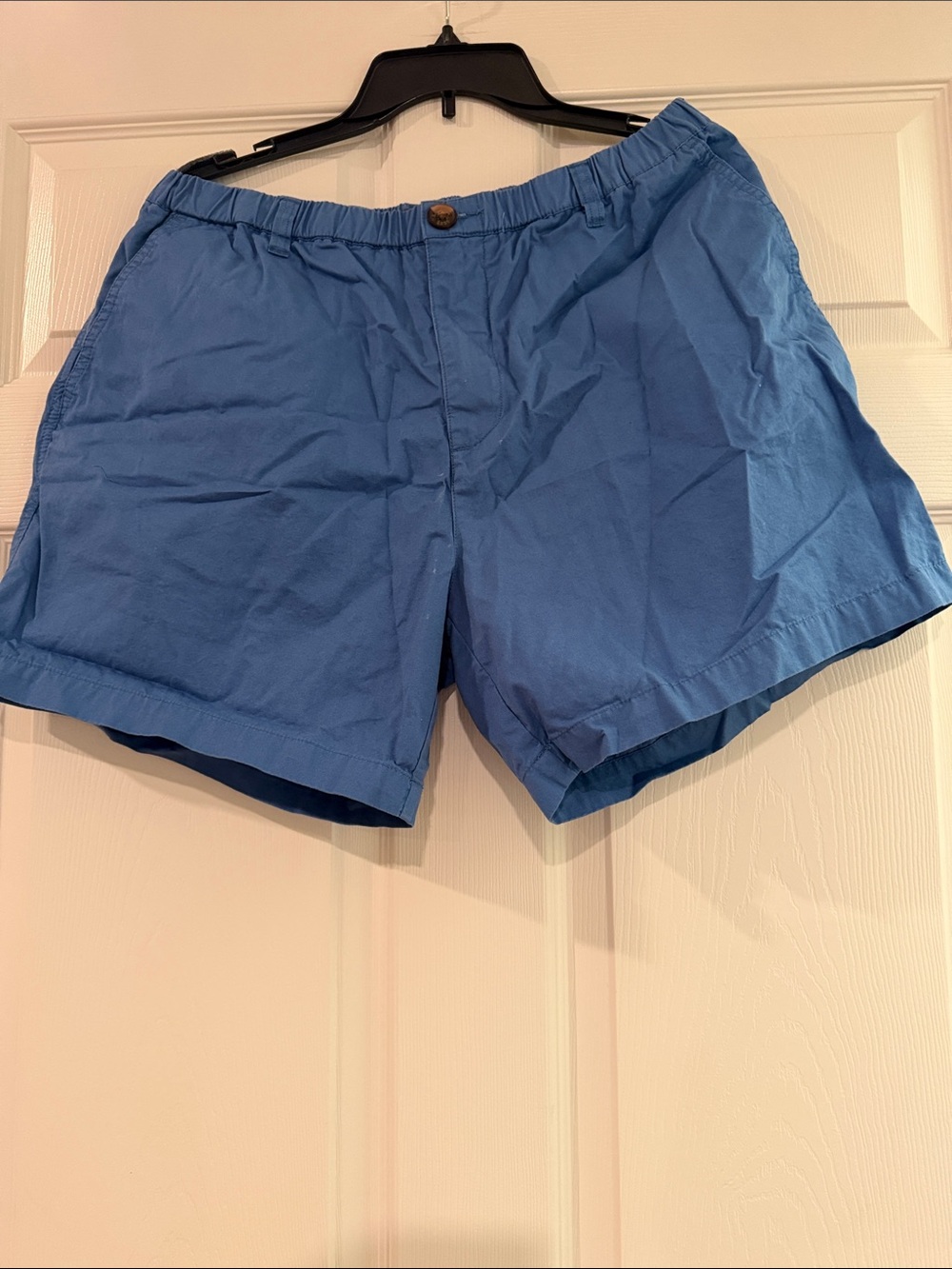 Lightweight Men's Blue Flat-Front Cotton Shorts